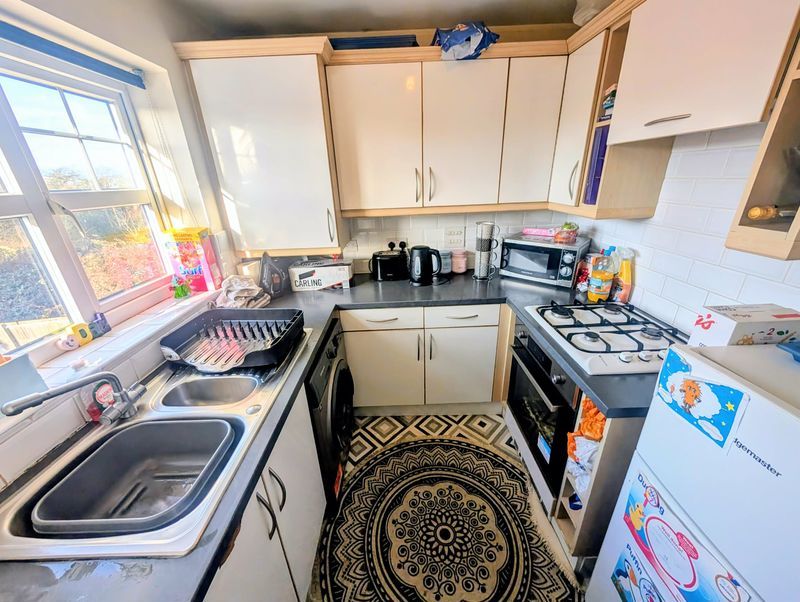 Property photo 3 of 7 Photo 6