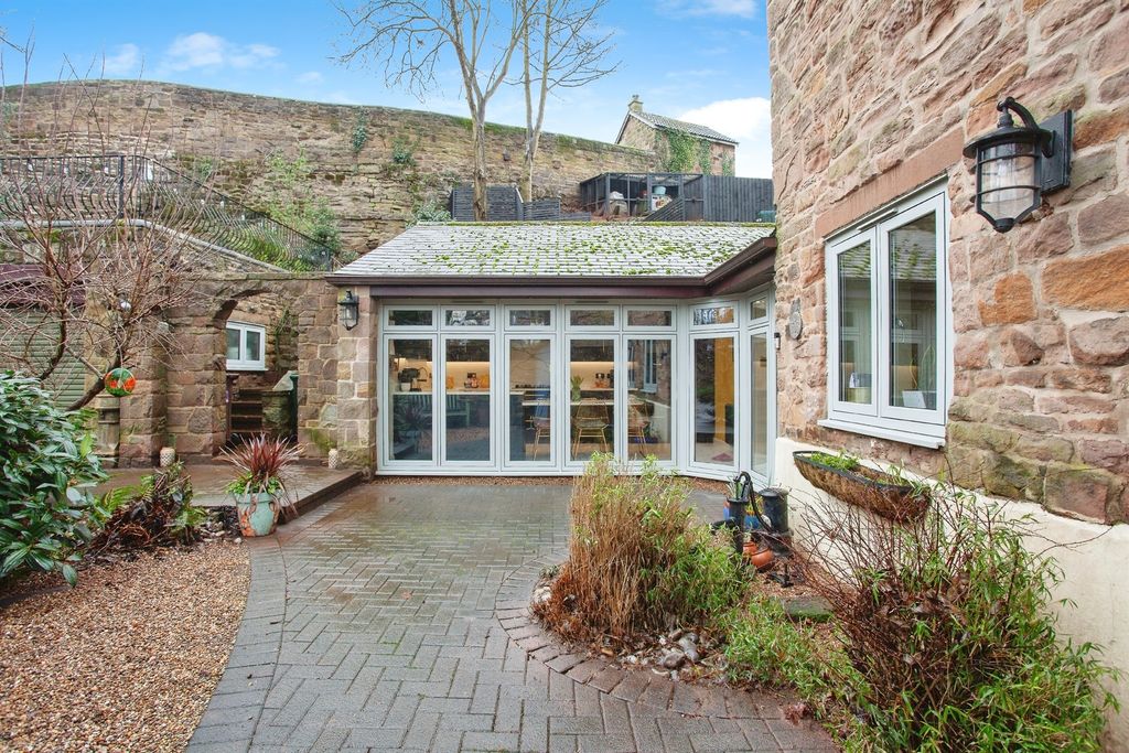 Property photo 1 of 34