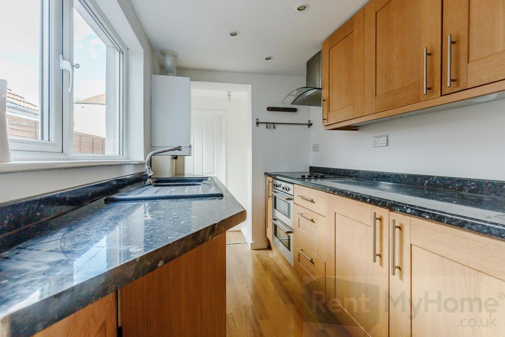 Property photo 2 of 12 8384788-Interior06-800.Jpg