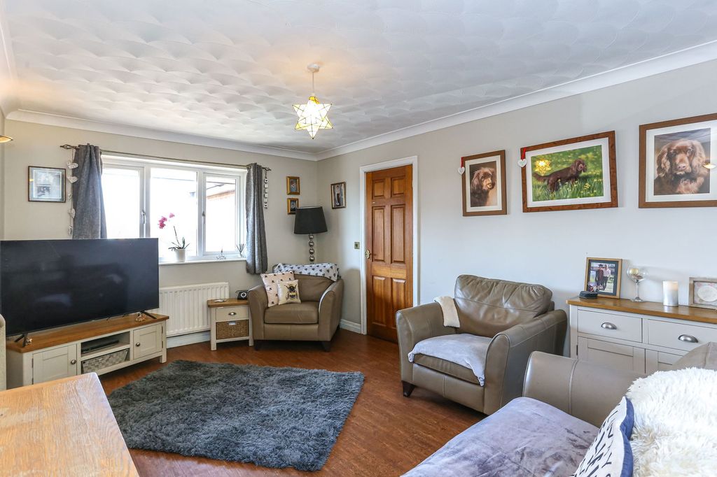 Property photo 2 of 33