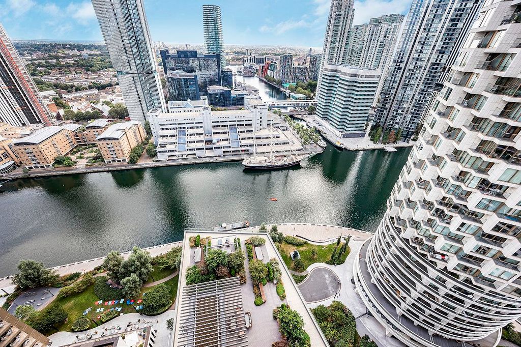 Property photo 1 of 3