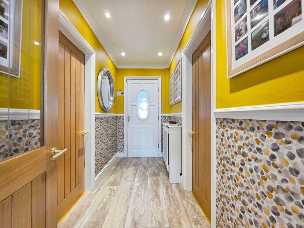 Property photo 3 of 28 Pbox-Img.Jpg