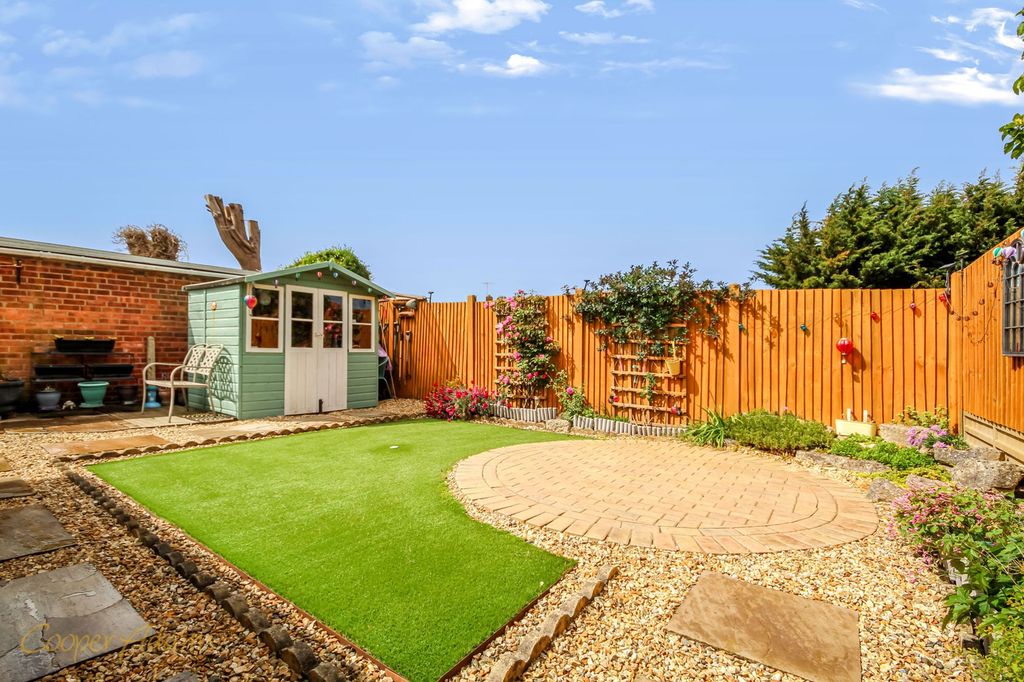 Property photo 2 of 16 Rear Garden