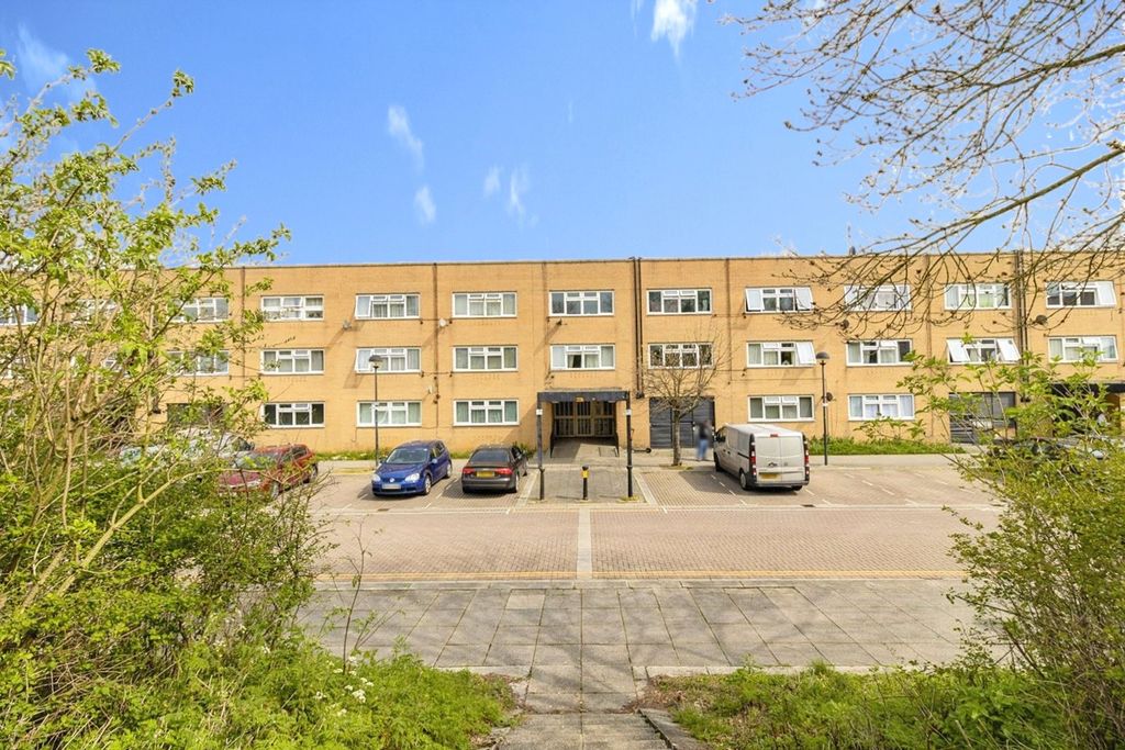 Property photo 2 of 8 Front