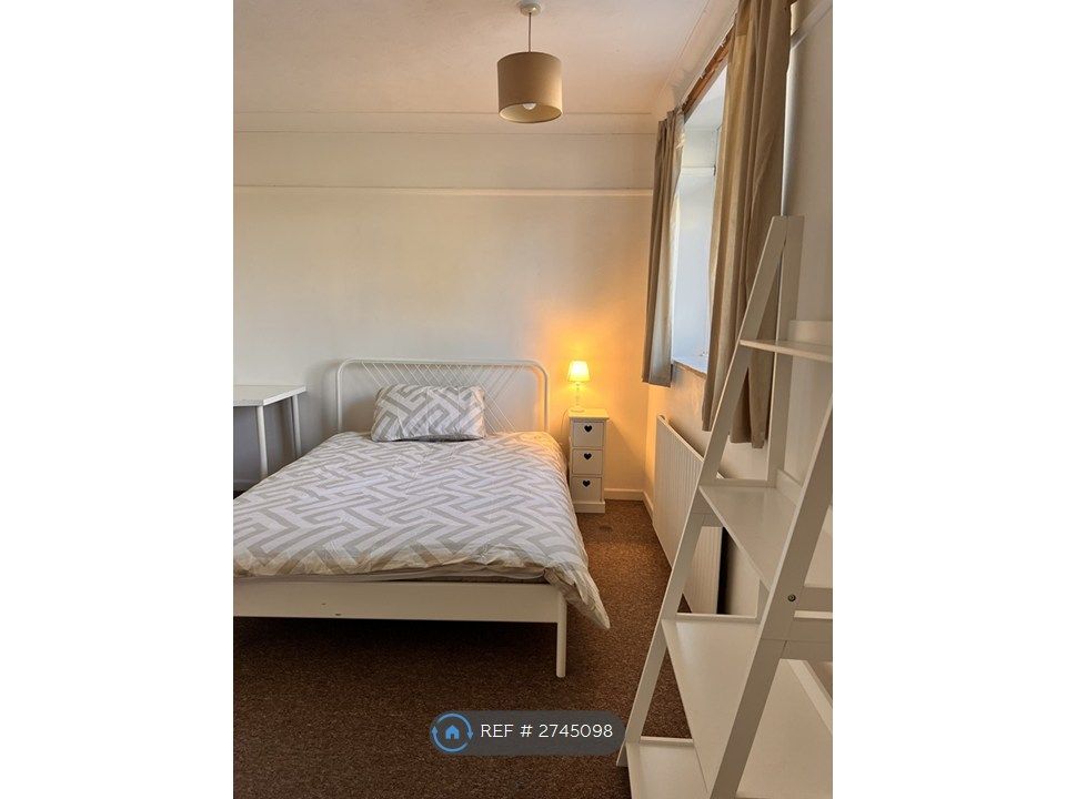 Property photo 1 of 22 Bedroom 1