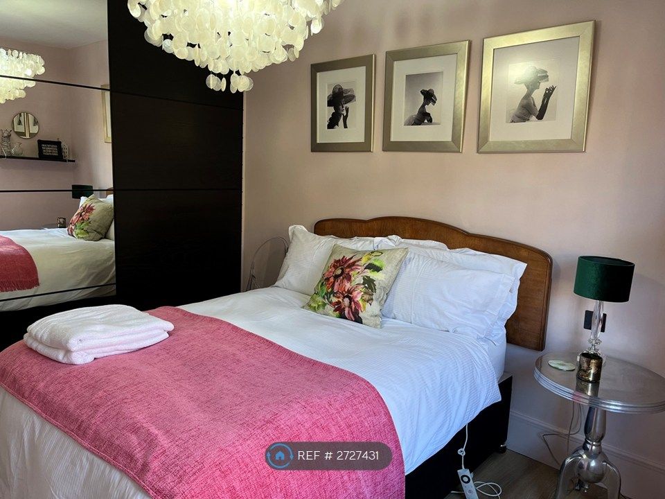 Property photo 3 of 6 Bedroom