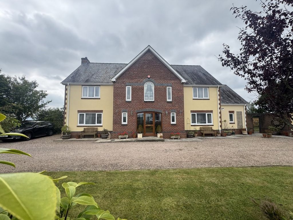 Property photo 2 of 74