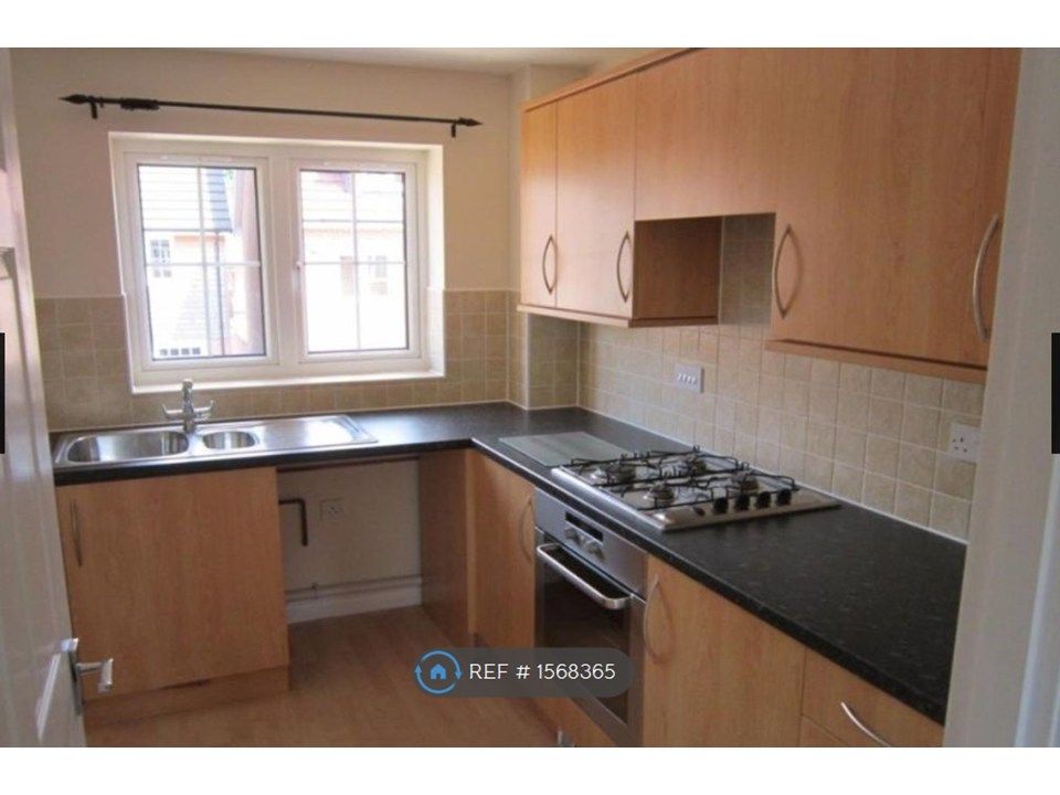 Property photo 2 of 6 Kitchen