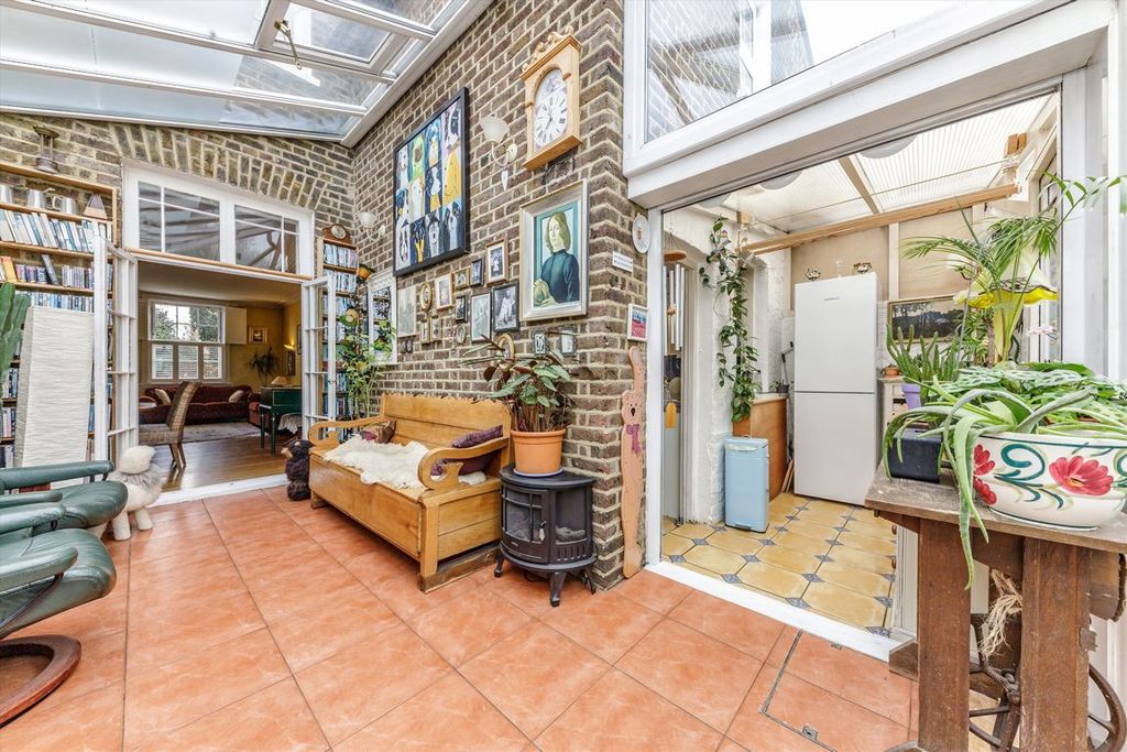 Property photo 3 of 7