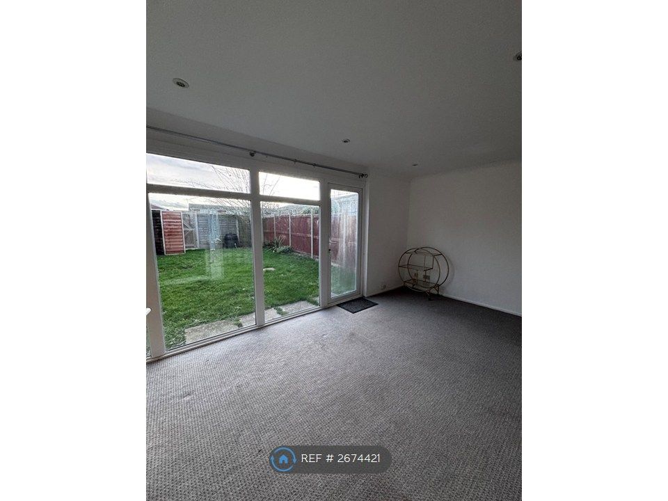 Property photo 2 of 11 South Facing Garden