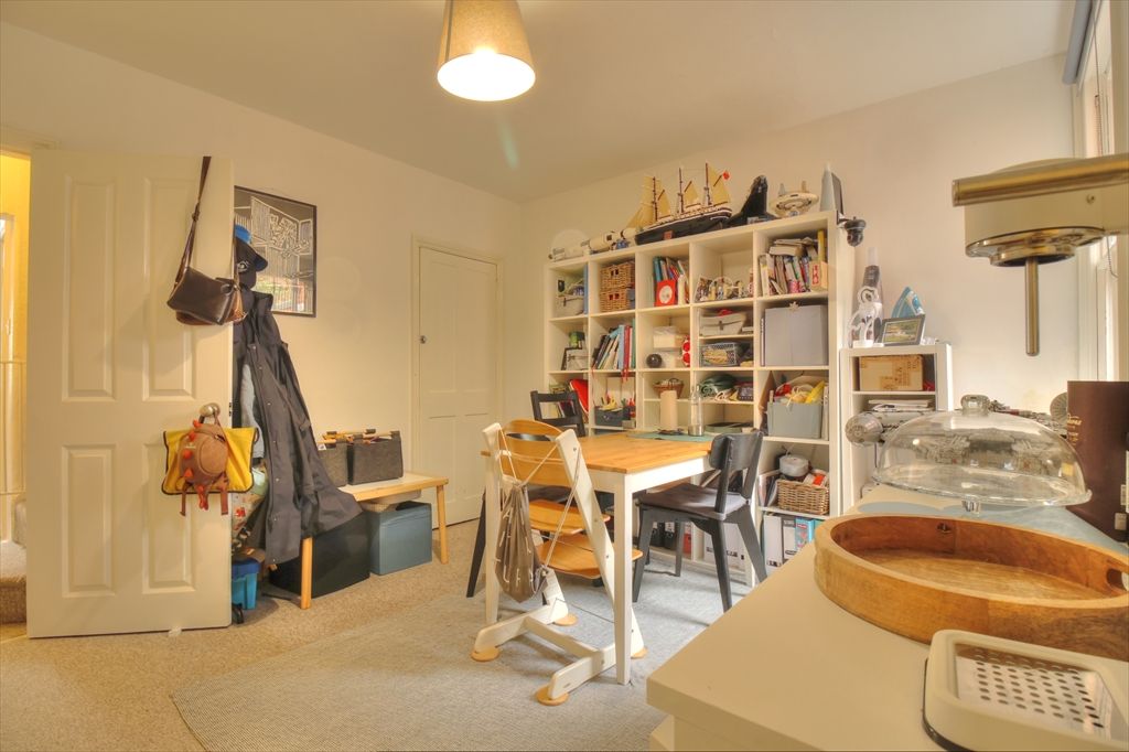 Property photo 3 of 12