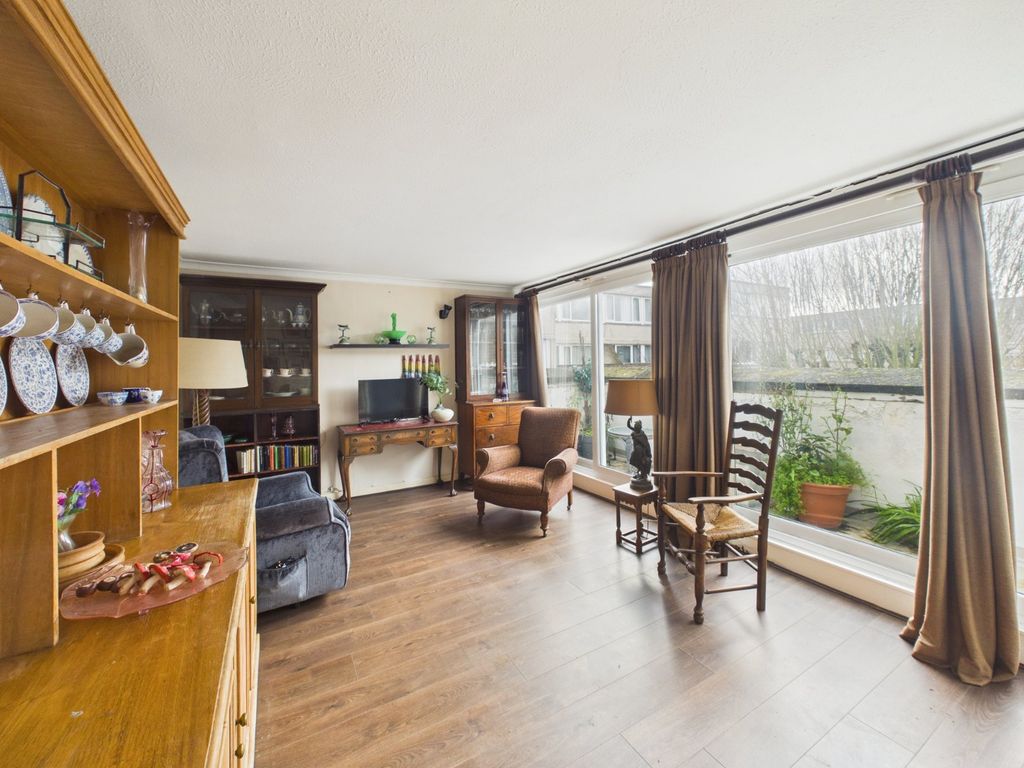 Property photo 3 of 8 Living Room