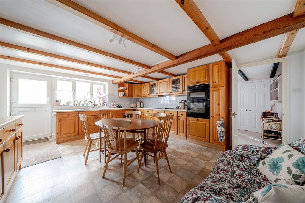 Property photo 2 of 36