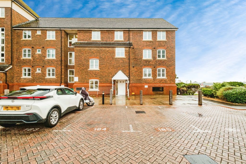 Property photo 3 of 17