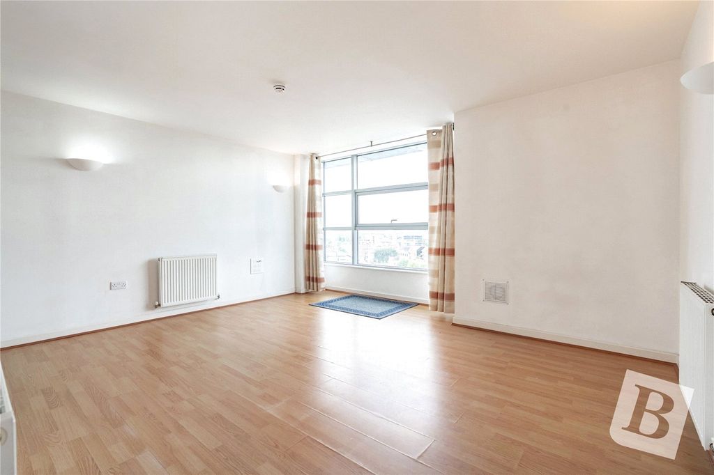 Property photo 2 of 6 Lounge