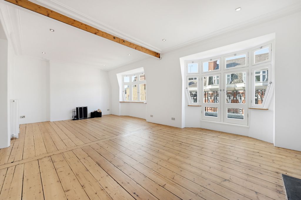 Property photo 3 of 17 Picture No. 04