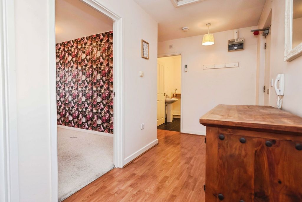 Property photo 3 of 16 Photo