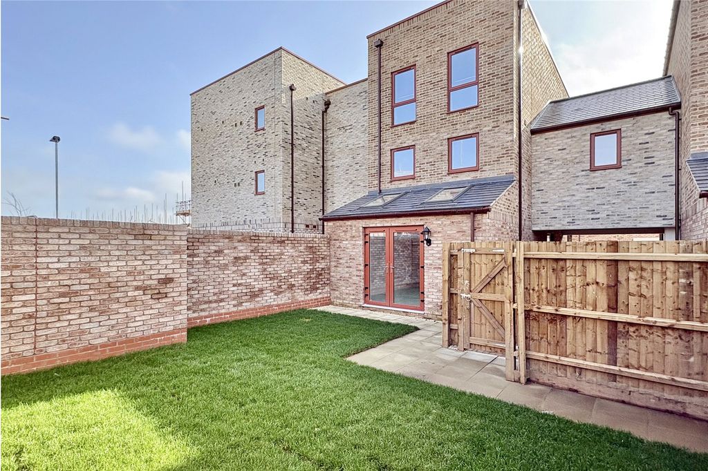 Property photo 3 of 8 Picture No. 15