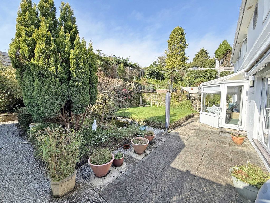 Property photo 3 of 16 Photo 3