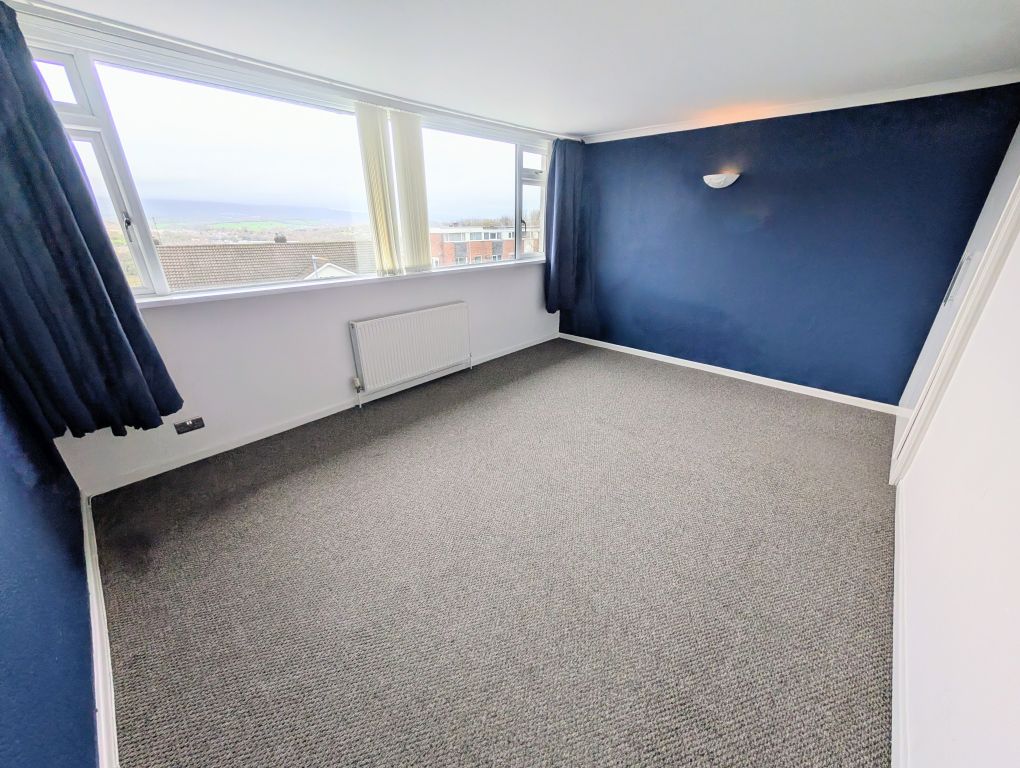 Property photo 3 of 5 Pxl_20251111_140416982~2