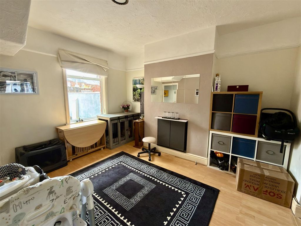 Property photo 3 of 8 Dining Room