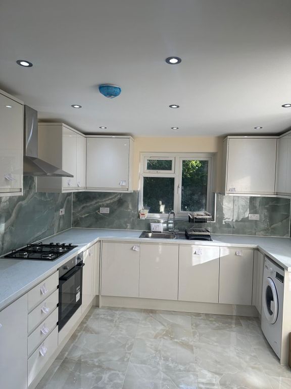 Property photo 1 of 2