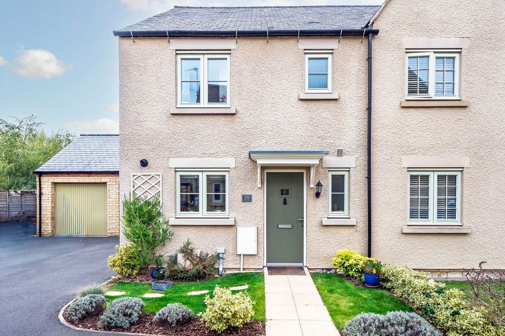 Property photo 1 of 14 Front