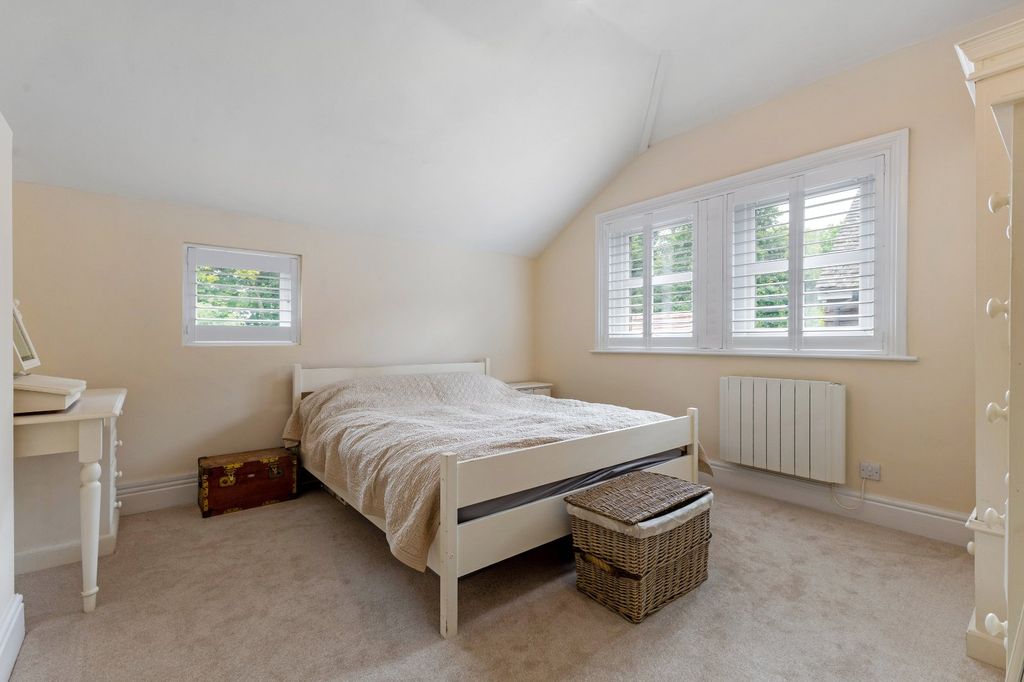 Additional image 9 of 2 bed flat for saleBurton Park Road, Petworth, West Sussex GU28