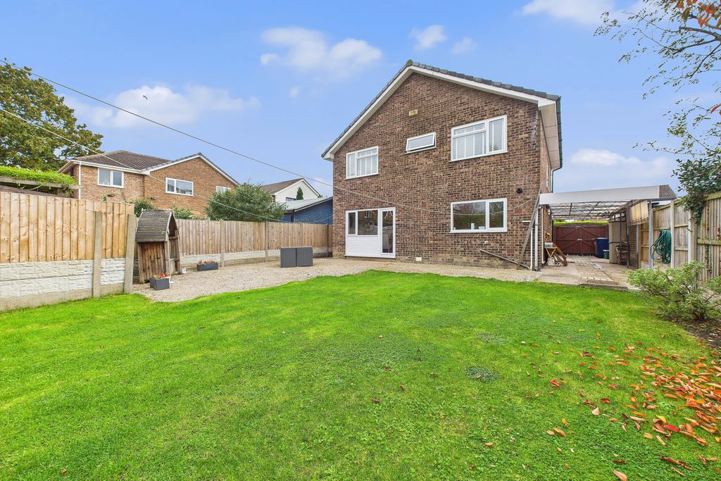 Property photo 2 of 11 Garden