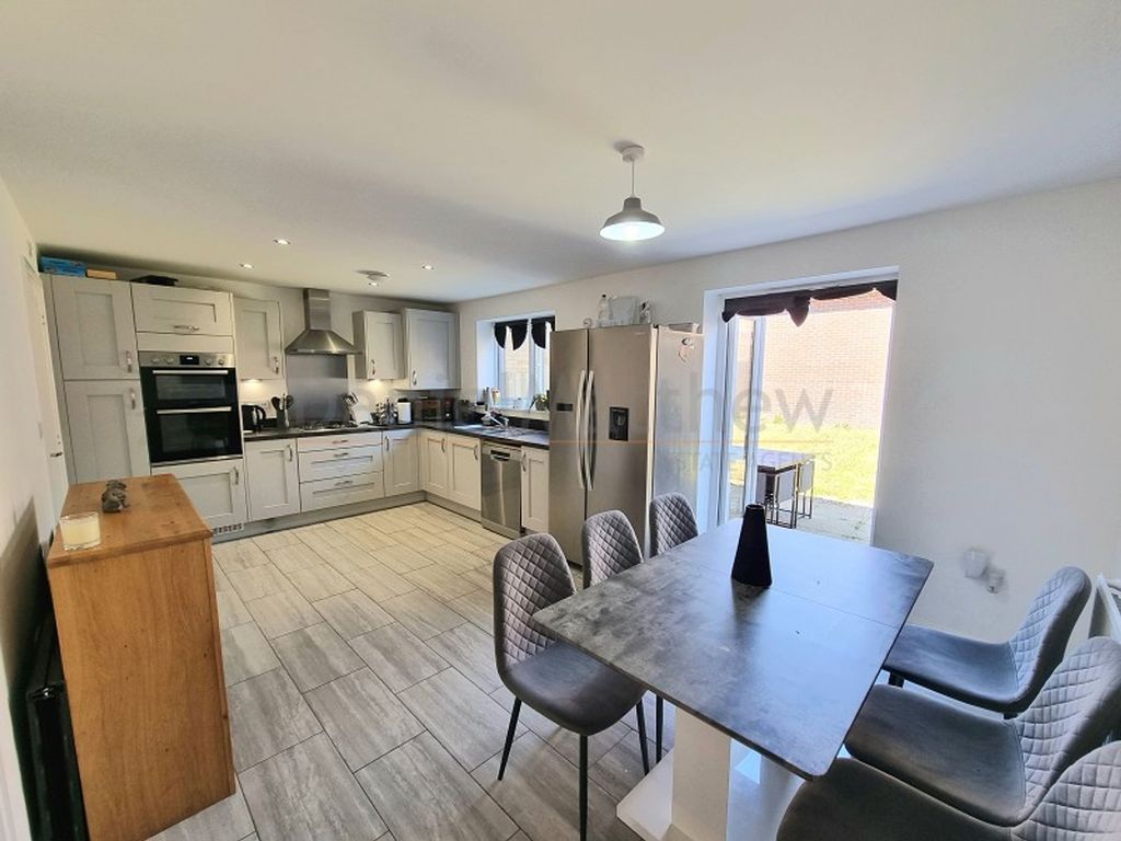 Property photo 1 of 27 Kitchen / Dinning Room