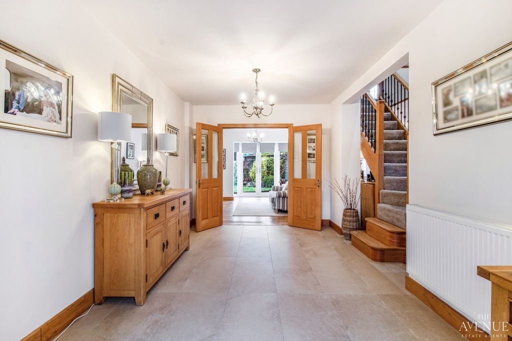 Property photo 2 of 57 4835523