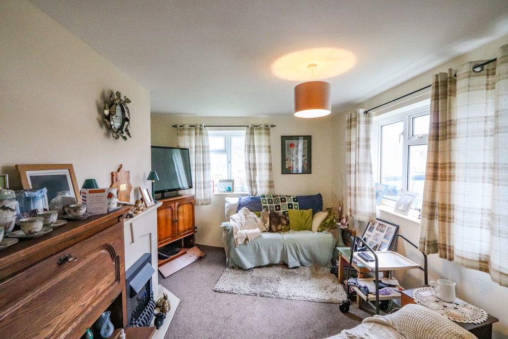 Property photo 3 of 8