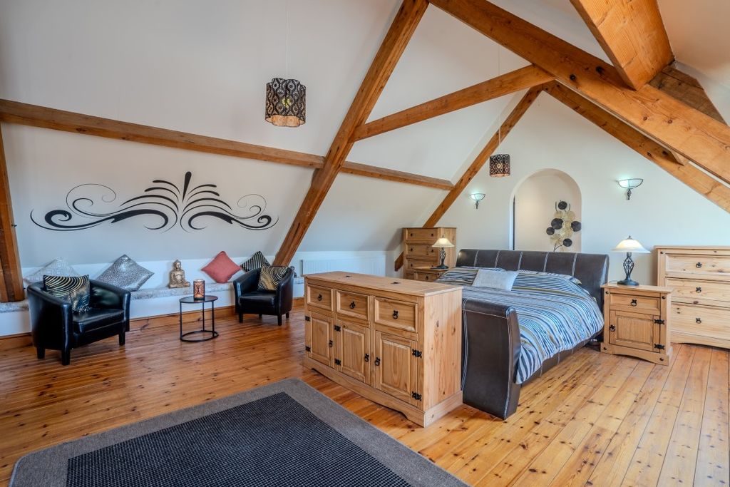 Property photo 2 of 27 Iq_00313