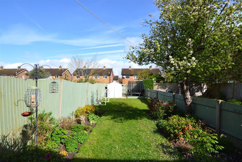 Property photo 3 of 13 12 Springfield Road Gdn.Jpg