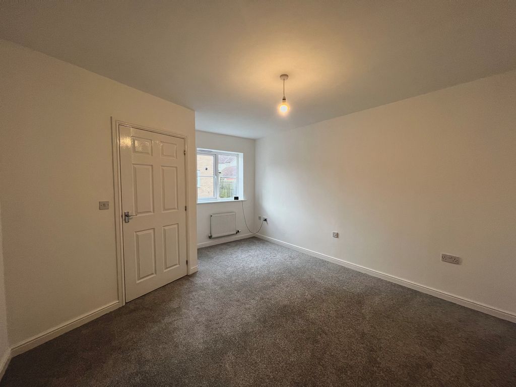 Property photo 2 of 16 Living Room