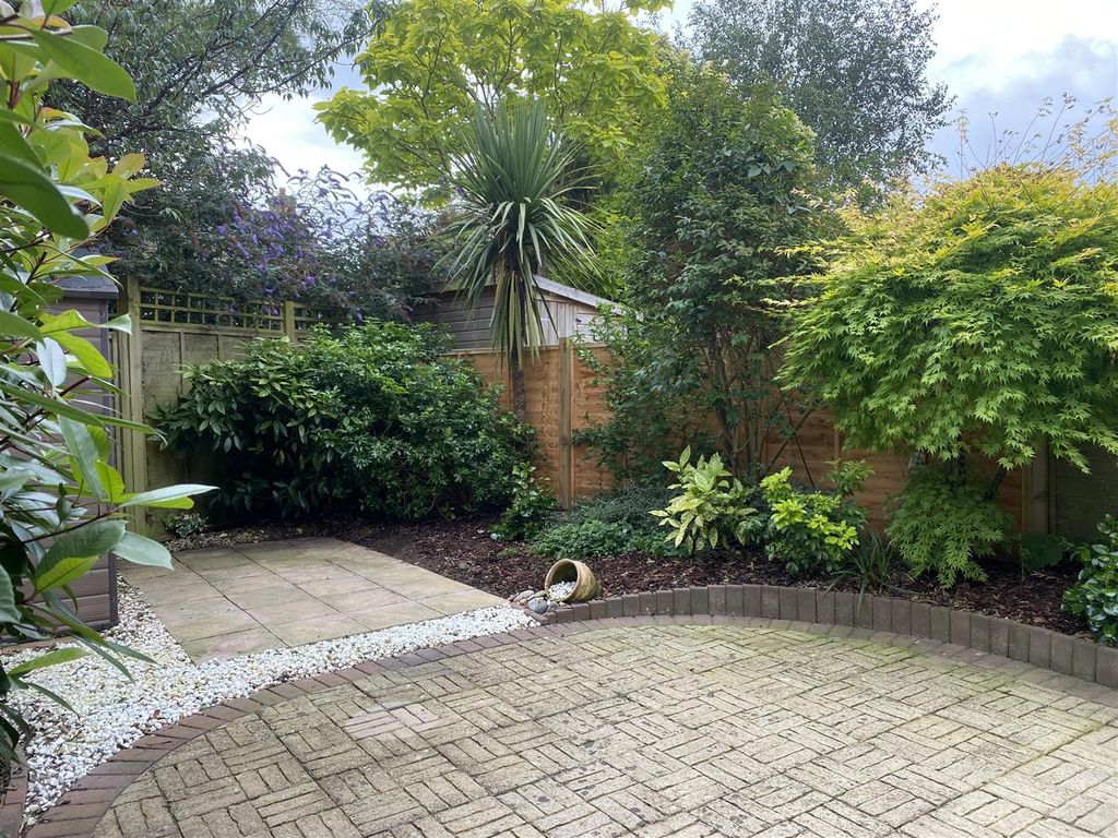 Property photo 2 of 10 Garden