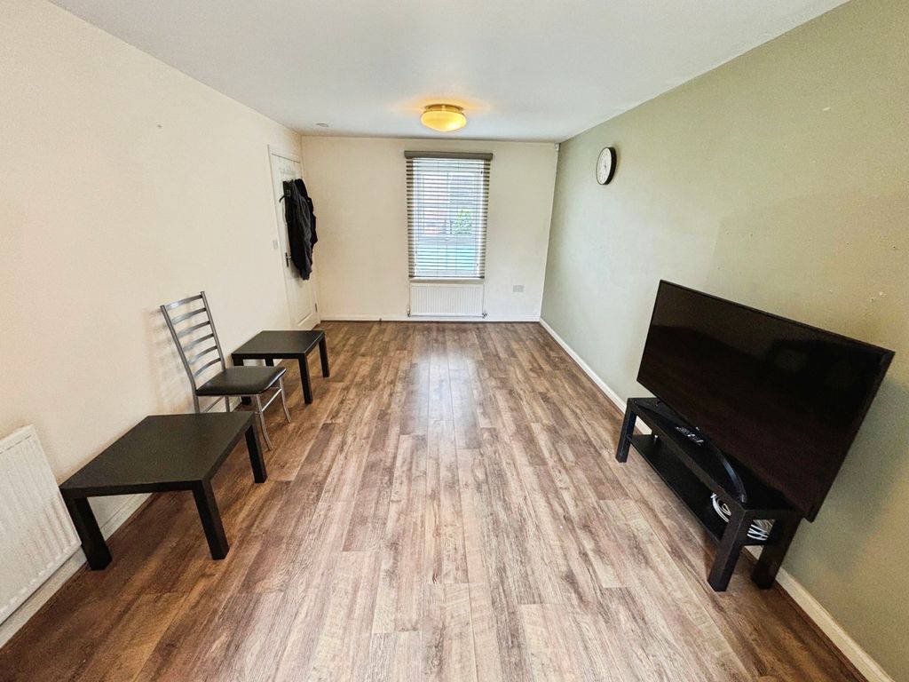 Property photo 3 of 20 Living Room
