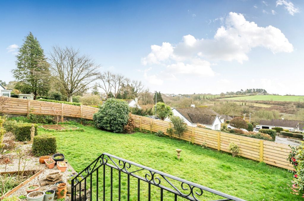 Property photo 2 of 14 Picture No. 21