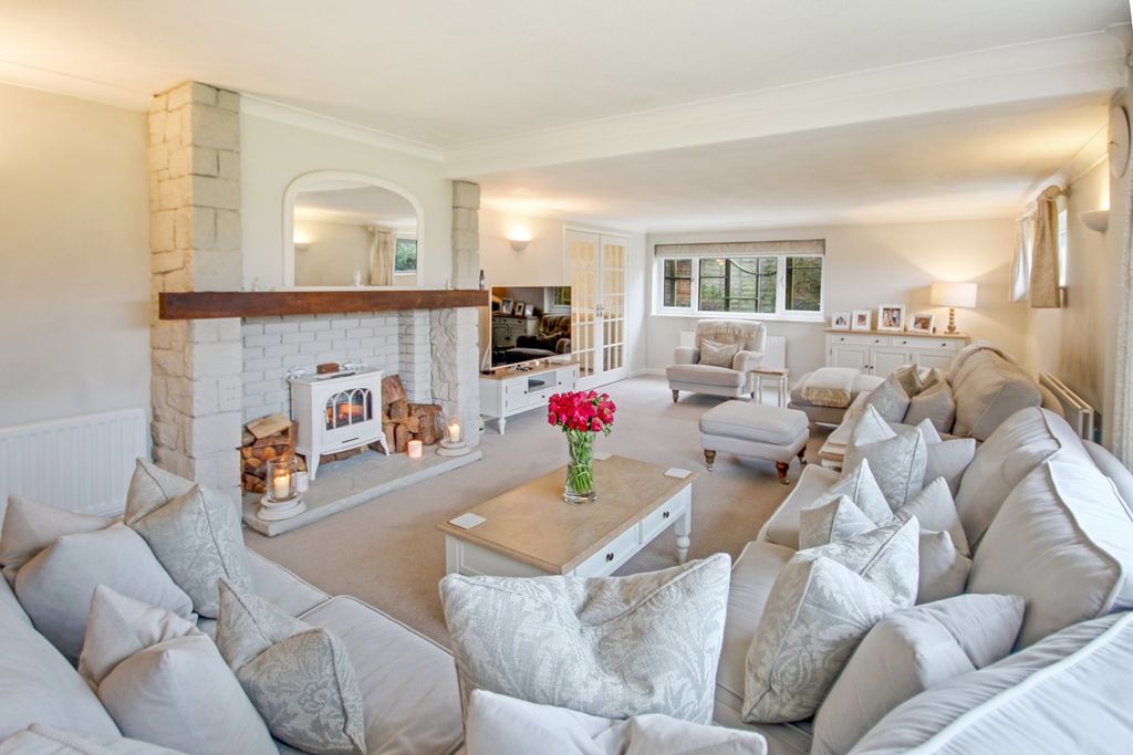 Property photo 2 of 24