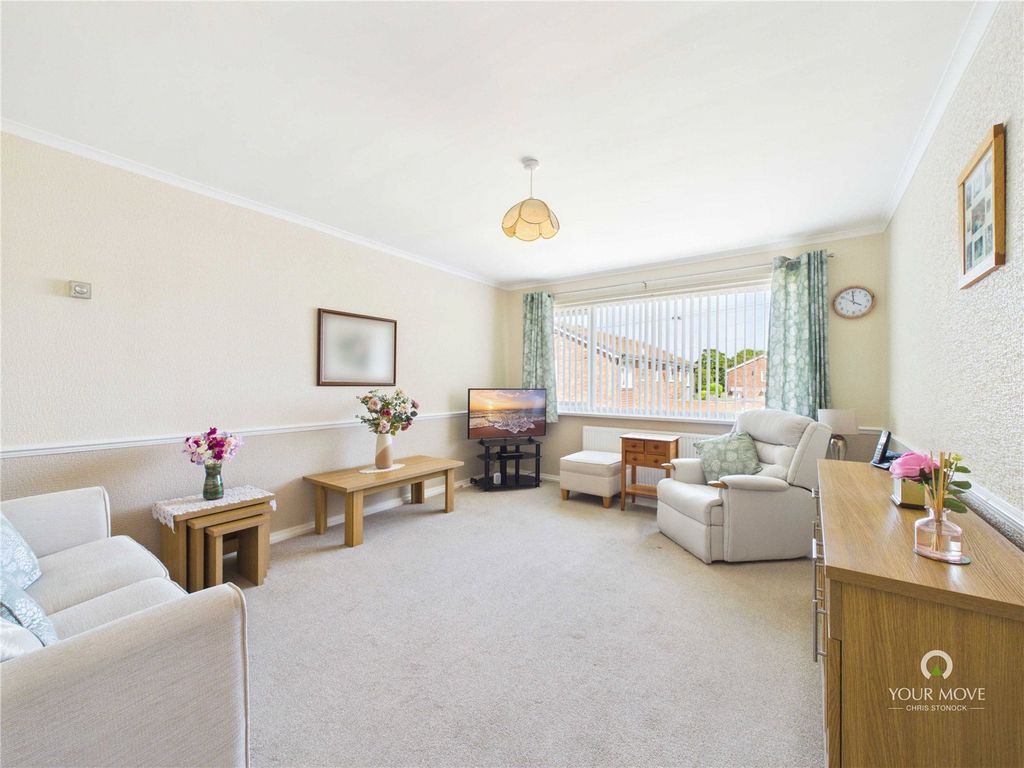 Property photo 2 of 11 Picture No. 12