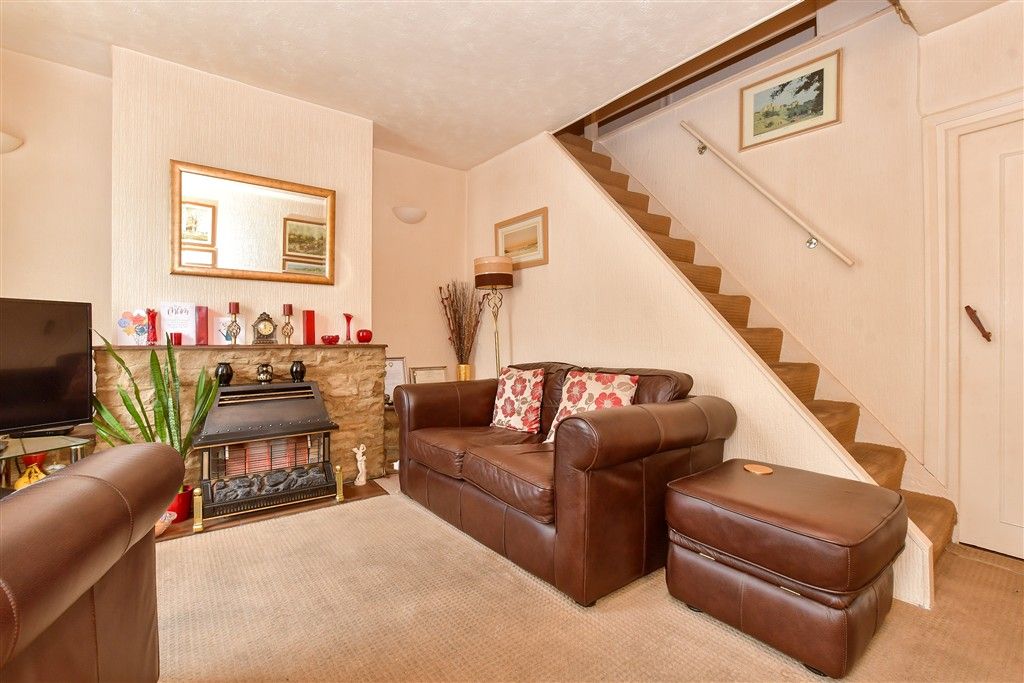 Property photo 1 of 12 Lounge