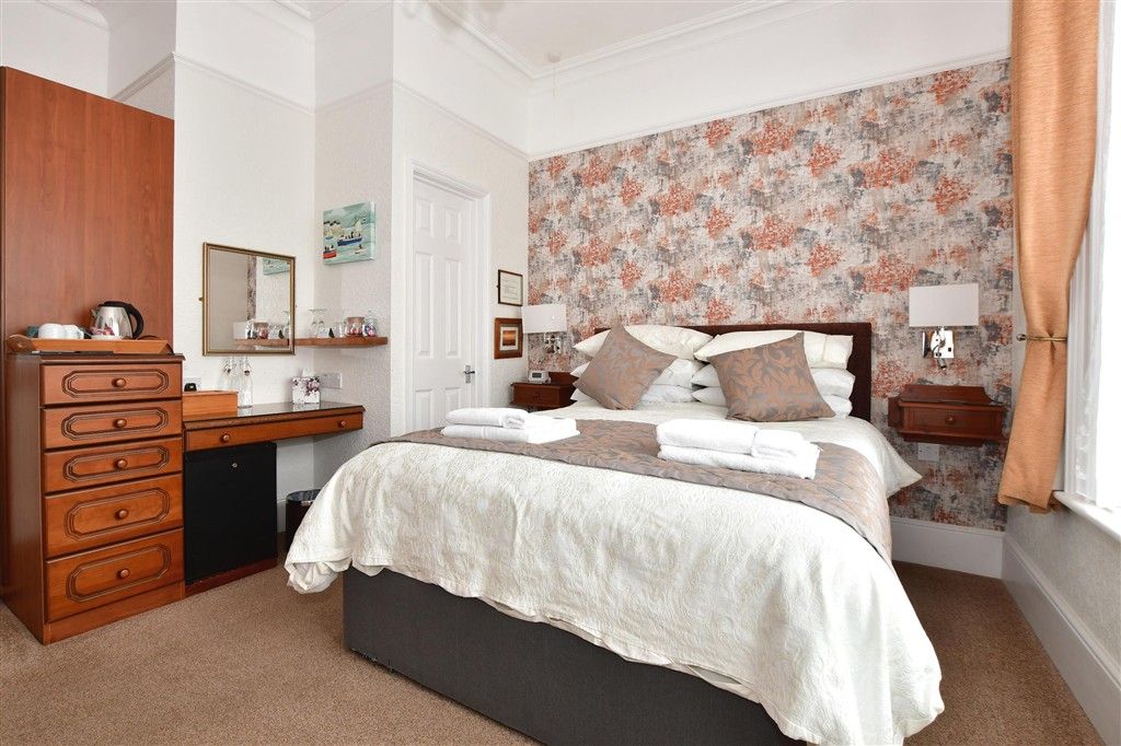 Property photo 3 of 13 Room 7