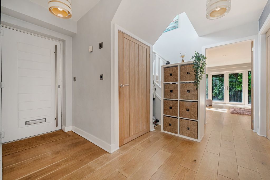 Property photo 3 of 45
