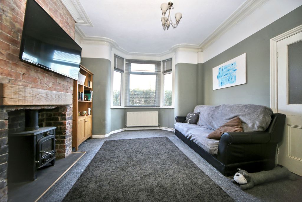 Property photo 2 of 23