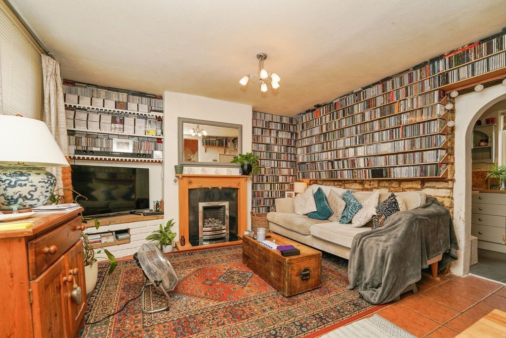 Property photo 2 of 9 Pbox-Img.Jpg