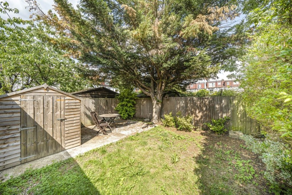Property photo 3 of 15 1002366 (7)