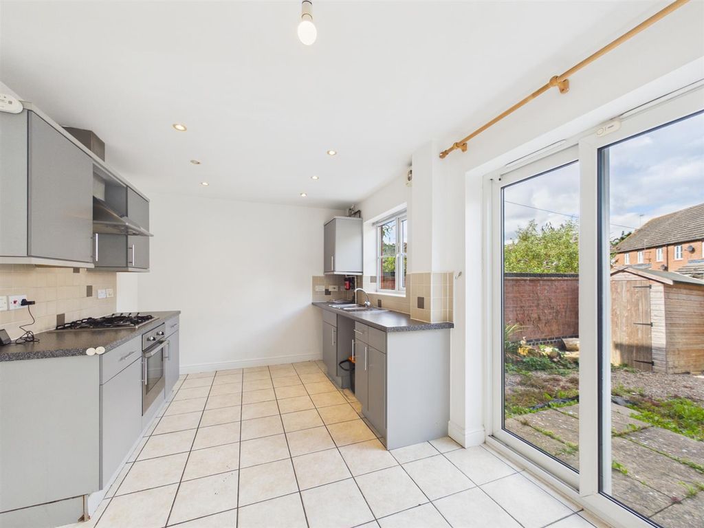 Property photo 3 of 19 Kitchen Diner