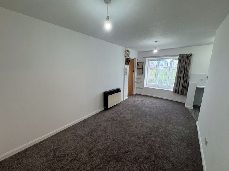 Property photo 2 of 7 Photo 3