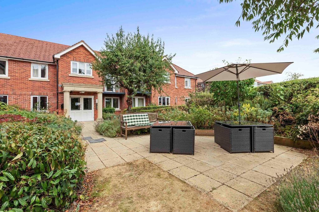 Property photo 1 of 11