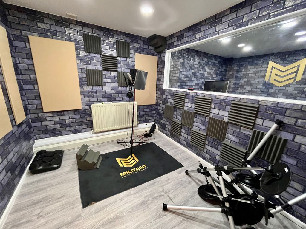 Property photo 1 of 6 Prperty -04